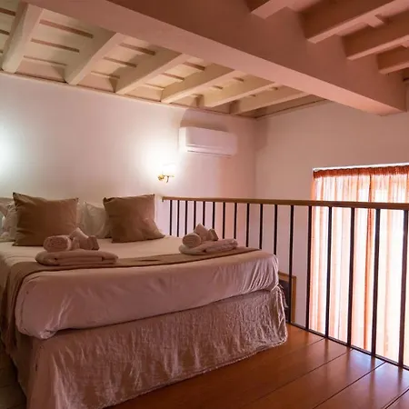 Navona Family House-3